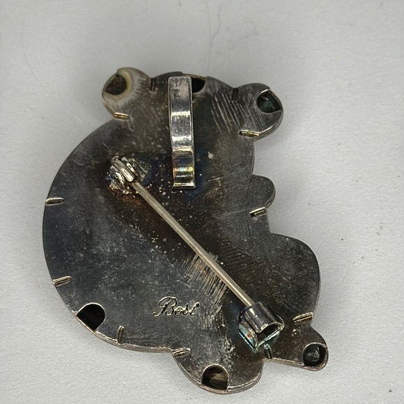 Elegant Silver Panda Pin - Picture 3 of 4